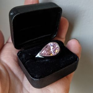 18K HGE vintage 1980s white gold pink teardrop eye stone ring Valentine’s Day
